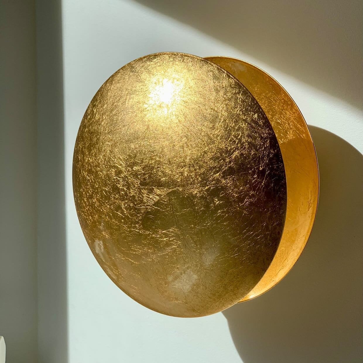 Applique Murale Eclipse – Sublimez Votre Intérieur avec Éclat Unique